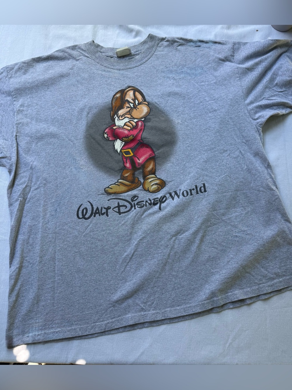 Rare 3X Vintage Y2K Walt Disney World Grumpy T-Shirt Made in USA Gray Graphic T